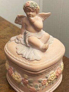 Cherub angel trinket box ceramic. SHIPS FREE